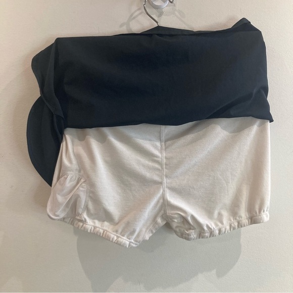 LULULEMON Sz 6 (estimated) Shorts Bloomer Style Side Pleated Seam Detail Skirt - Picture 8 of 12